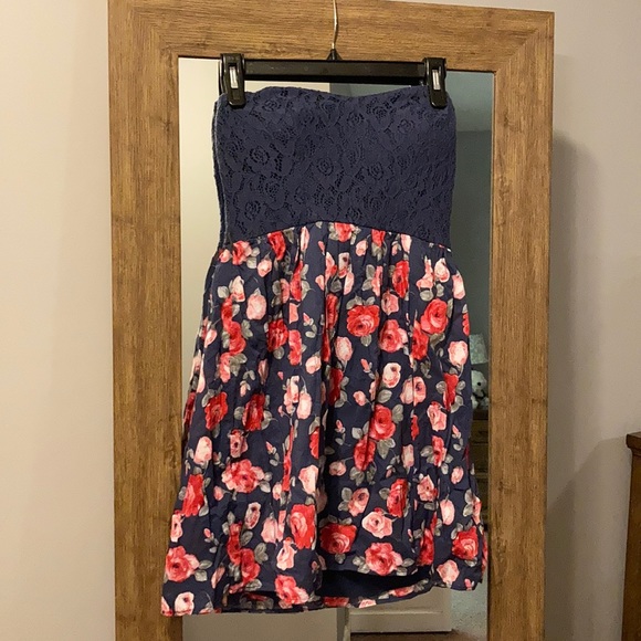 Dress - Picture 1 of 2